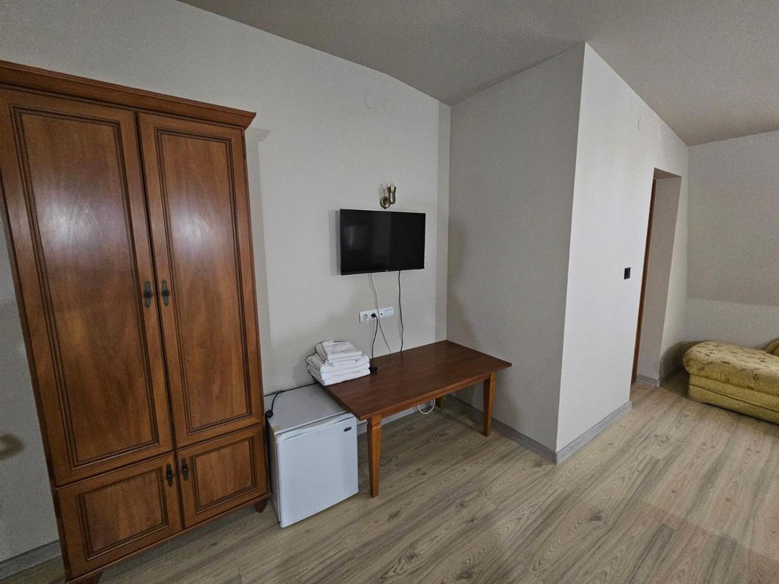Complex Racic Hotel Voyvodinovo Buitenkant foto